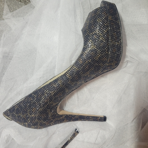 2/$40 Michael Kors metallic Blue , Gold Peep Toe Heels Used EUC..excellent Size9 - Picture 13 of 13